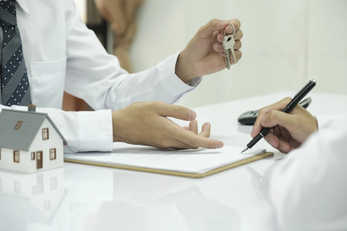 Les garanties et assurances obligatoires en immobilier : ce qu'il faut savoir